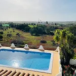 Self-contained Floor Of Quinta / شقة