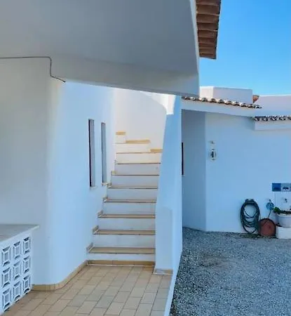 Self-contained Floor Of Quinta / Гия
