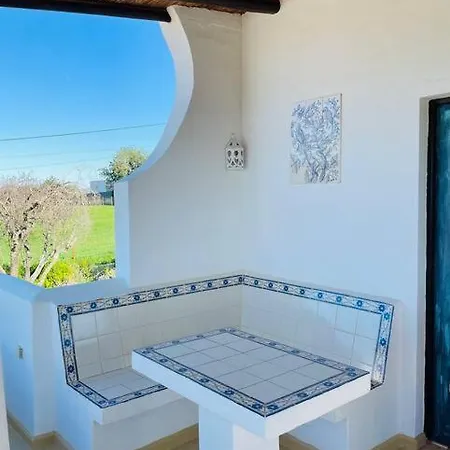 Self-contained Floor Of Quinta / Lejlighed