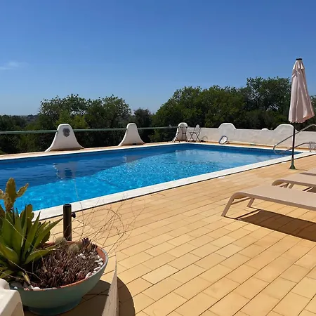 Self-contained Floor Of Quinta / * Guia (Faro)