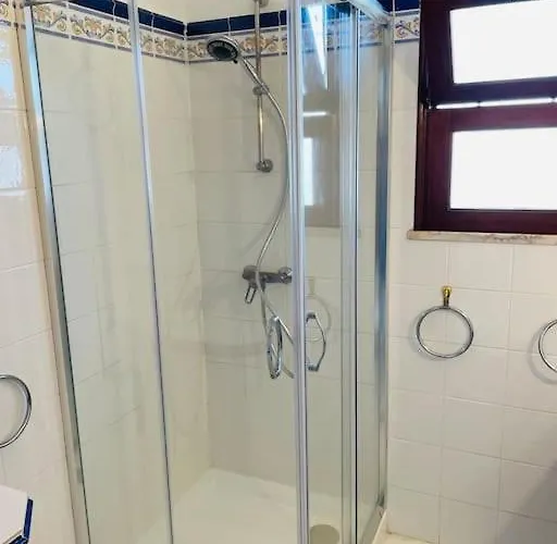 Self-contained Floor Of Quinta / شقة